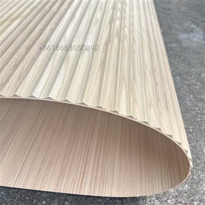 Élégant panneau de mur en bois massif incurvé