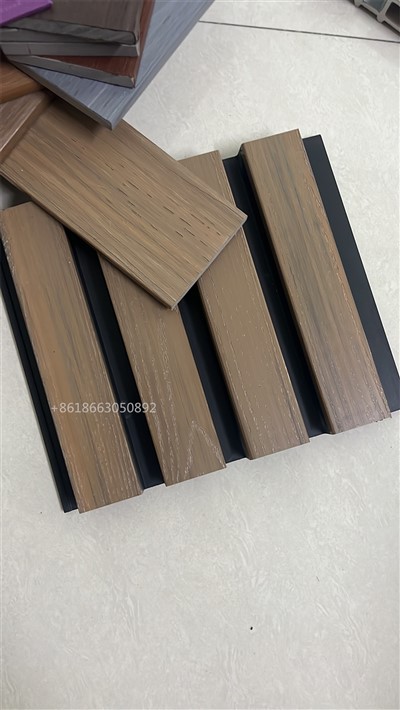 Panneau mural WPC ignifuge